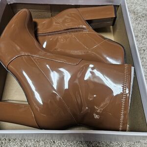 WILD ROSE Sz 11 Brown Patent Ankle Boots